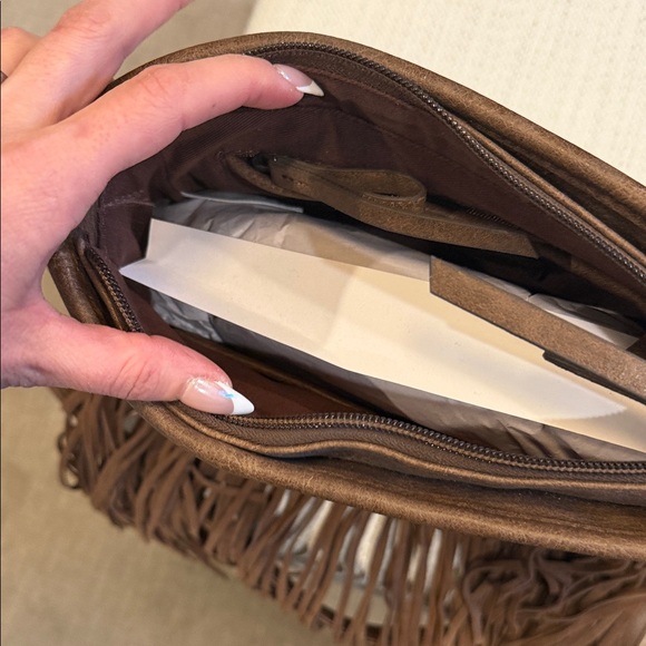 Shyanne Fringe Crossbody Bag - Picture 3 of 3